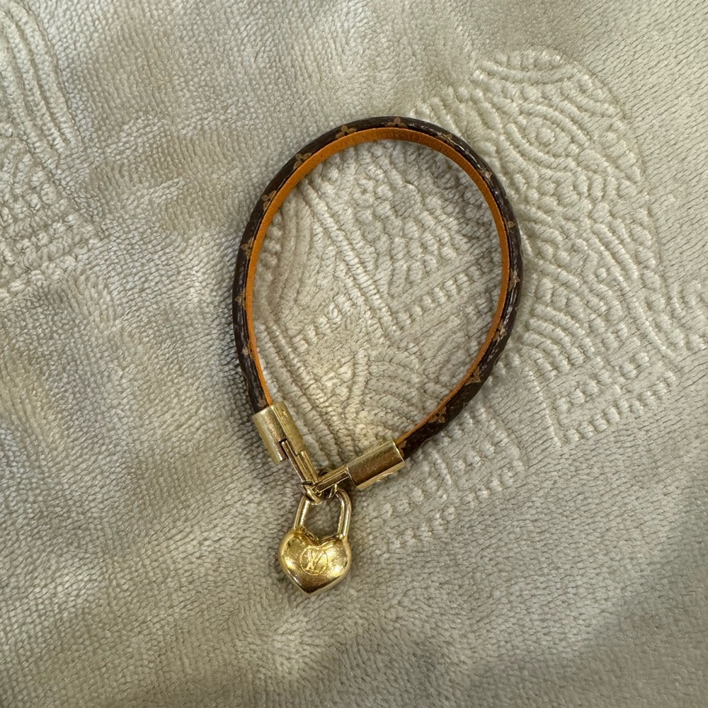Louis Vuitton bracelet with heart